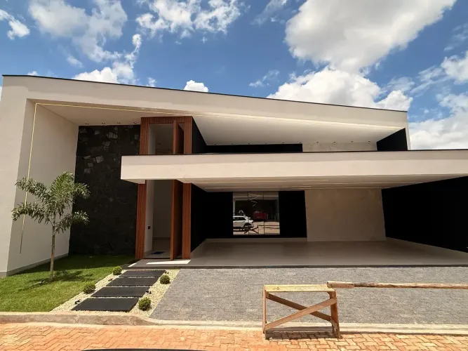 Casa nova e moderna na Rua 11 de Vicente Pires - Vazado para a Estrutural