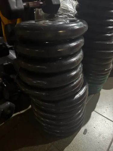 Anilha emborrachada 10kg usada R$ 100 cada