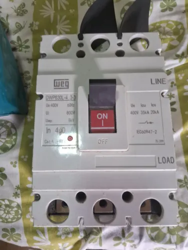 Disjuntor de caixa moldada de 450a