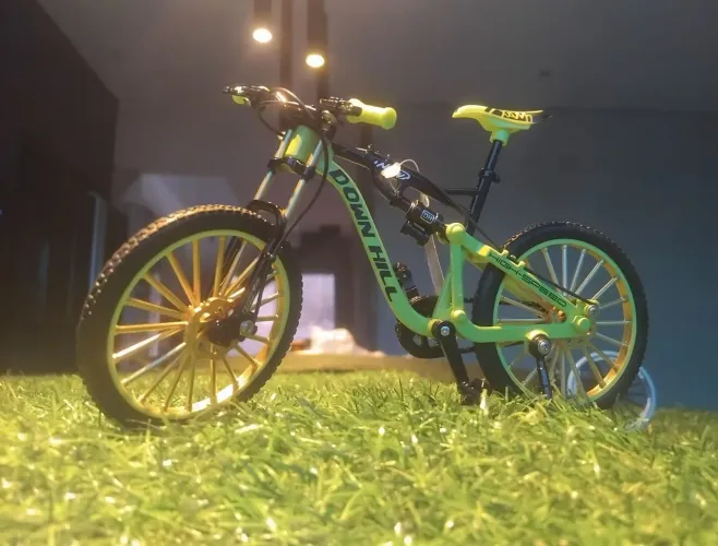 Miniatura Bike Down Hill escala 1:8