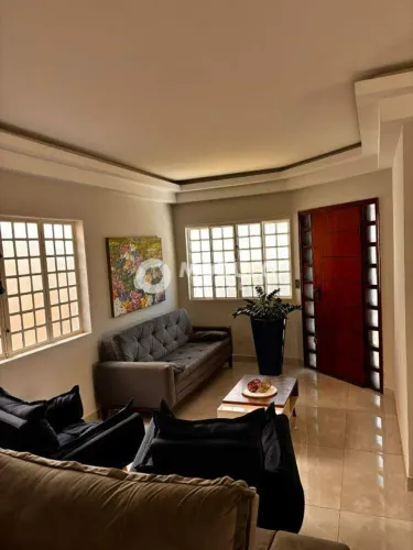Casa Residencial ampla para locação no Vigilato Pereira!