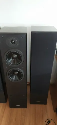 Par de Caixas Torre Yamaha NS-F51