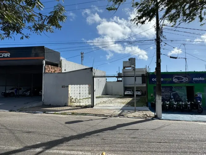 84 9.9982.5105 Sou um terreno comercial na Av. Nevaldo Rocha, a venda por R$ 410 mil! 84 9
