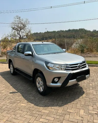 Toyota Hilux CS 4X4 2.8 TDI Diesel Mec. 2016
