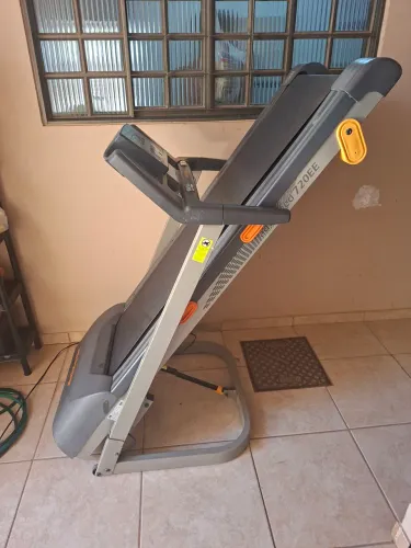 Esteira Atletic Advance 720EE