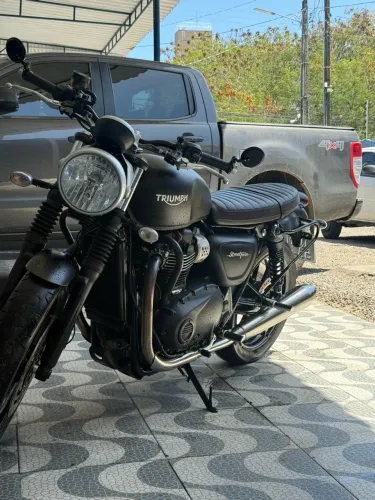 Triumph Street Twin 900