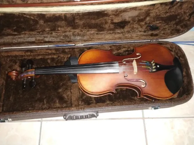 violino eagle ve 244 - 4-4 - so troco por outro violino eagle ve441 - 4-4 - em bom estado