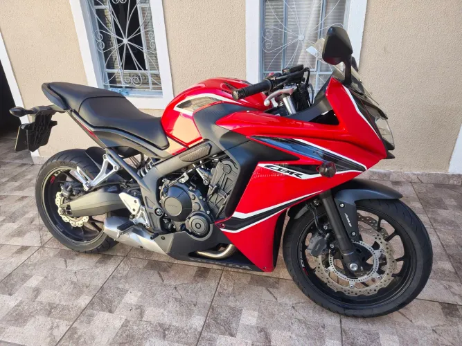CBR650F - 2018    R$44.900