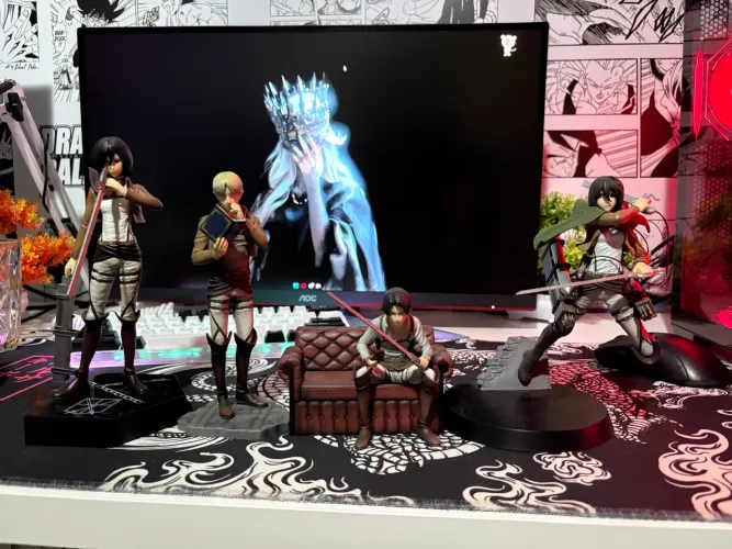 Vendo action figure attack On titan