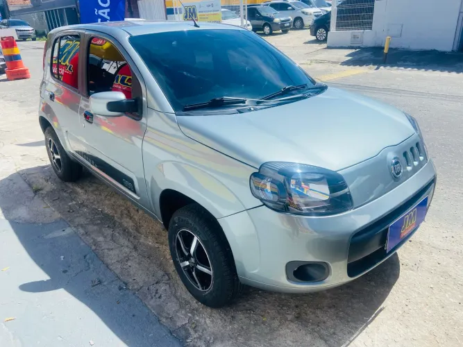 Fiat Uno Vivace Celeb. 1.0 EVO F.flex 8V 5P 2013