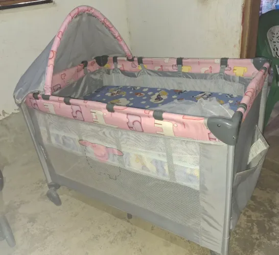 Vendo cercado berço completo.