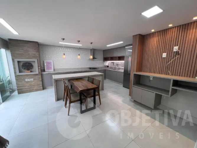 Casa mobiliada e decorada no condomínio Village Paradiso 2 disponível para Venda