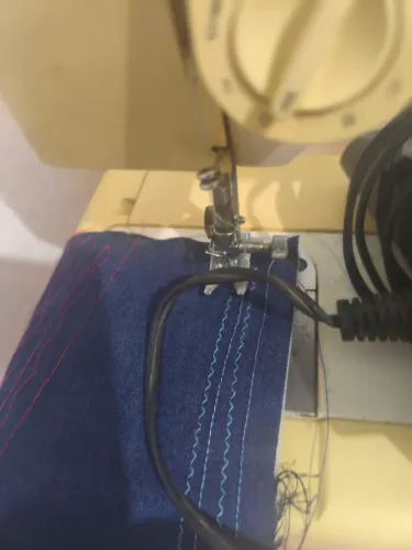 Máquina de costura portátil