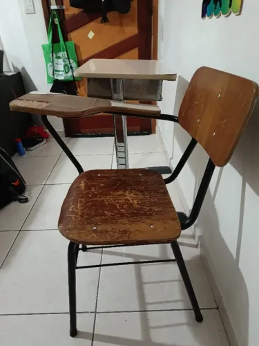 Carteira Escolar/ Cadeira com braço 