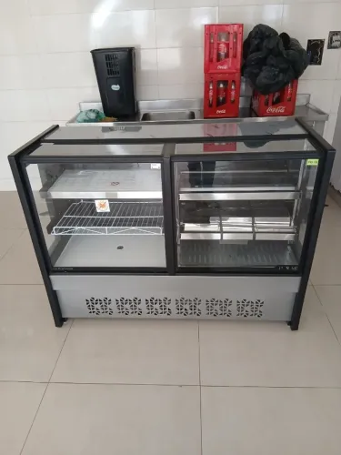 VITRINE QUENTE E REFRIGERADA PARA BEBIDAS 1.50MT POLAR - NOVA