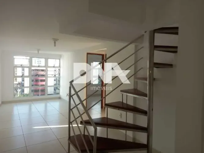 Cobertura Duplex com piscina 100 metros da praia em Tambaú