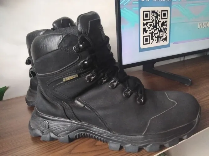 Bota cuturno militar