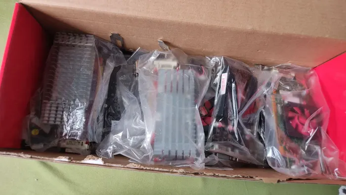 VENDO Lote com 9 Placas de Video desktop ou Pc funcionando perfeitamente .