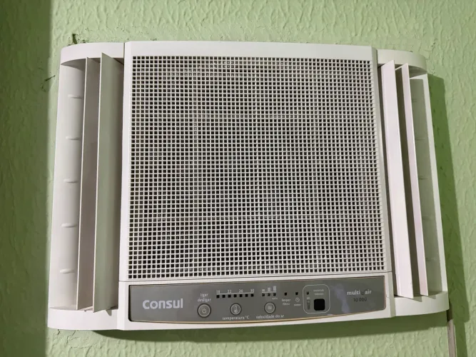 Ar condicionado de janela Cônsul 10.000 btus 127v
