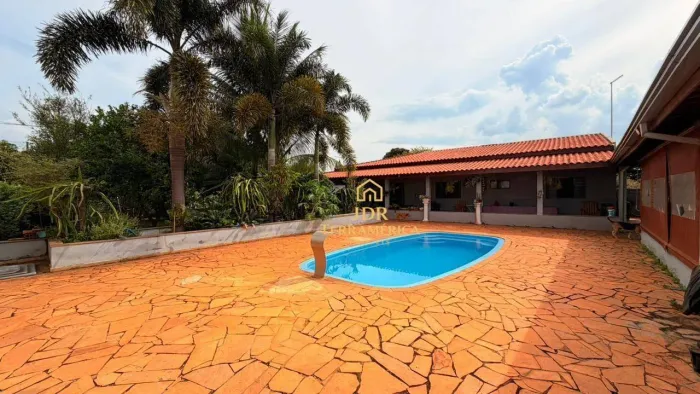 Chácara com piscina e pomar à venda em Nova Odessa | 1.000 m² | Área gourmet | Aceita perm