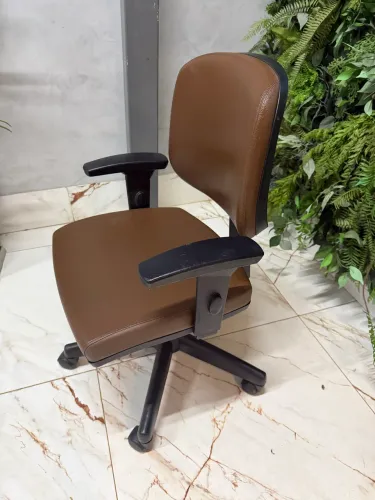 Cadeira escritório c/ rodinha
