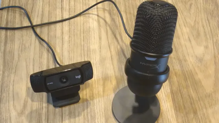 Kit Streaming HyperX e Logitech
