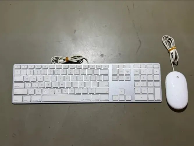 Vendo Lote de Kit Teclado e Mouse Apple - No estado