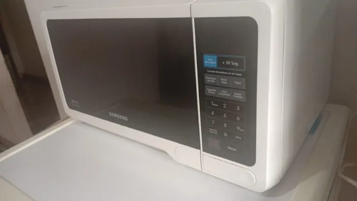 MICROONDAS SAMSUNG 24 LITROS ?