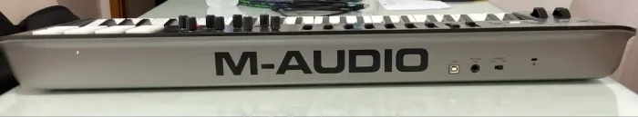 CONTROLADOR M-AUDIO OXYGEN 49 TECLAS
