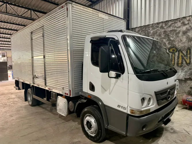 Caminhão a venda Mercedes Accelo 815