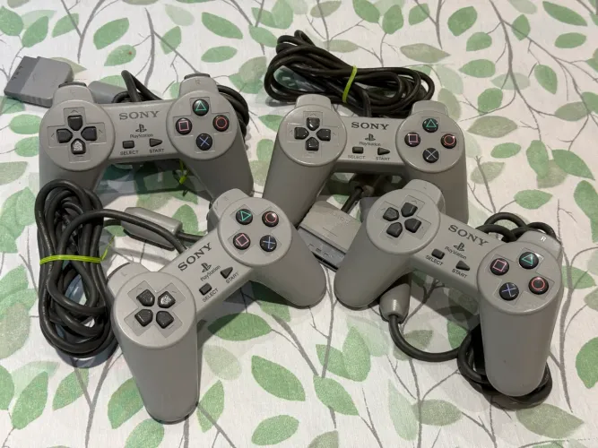 Modelo SCPH-1080 Controles Playstation 1