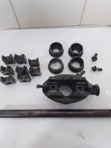 Máquina de fazer rosca manual