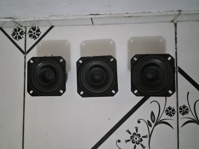 Alto falantes Mid range da QVS de 4 polegadas