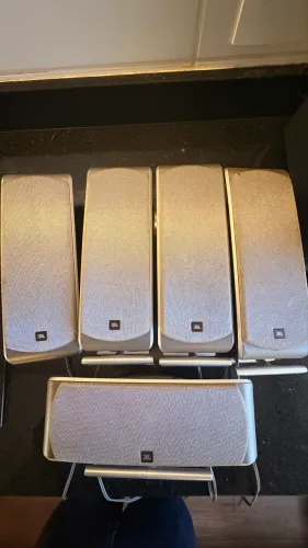 5 Caixas de som JBL