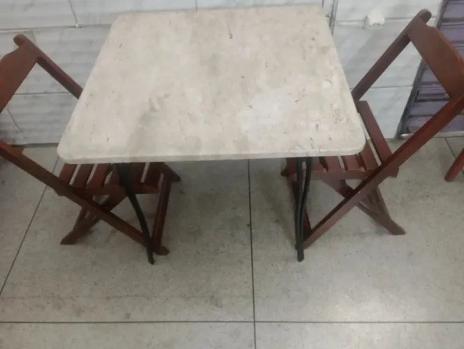 Mesa tampo de pedra travertino
