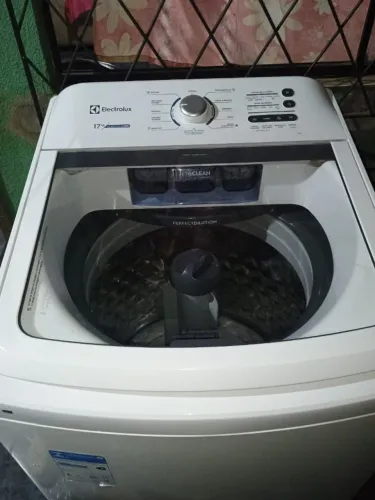 Máquina de lavar Eletrolux 17 kg semi nova,excelente estado de conservação