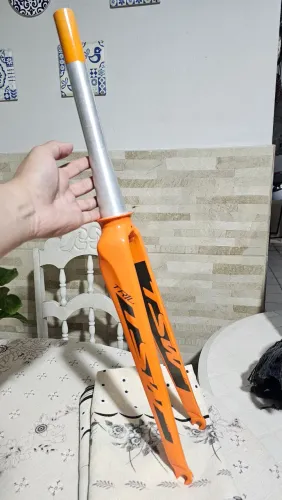 Garfo TSW para bike Speed. Super Leve e resiste<br><br>GARF O PRA SPEED. NOVÍSSIMO, NUNCA USADO.