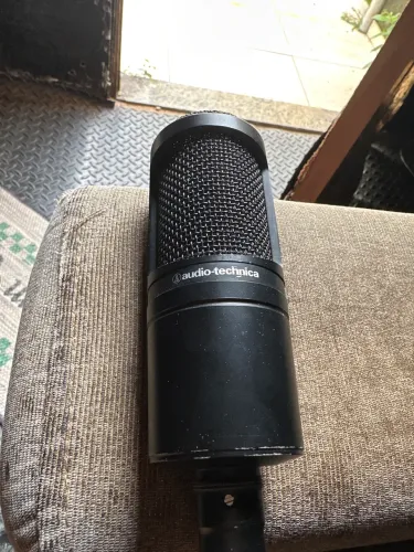 Microfone AkG áudio technica AT 2020