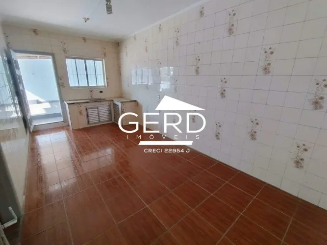 Casa para Locação Residencial ou Comercial em Osasco  3 Dormitórios e Garagem