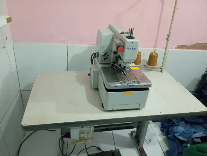 Máquina de caseado