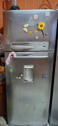 Geladeira com defeito