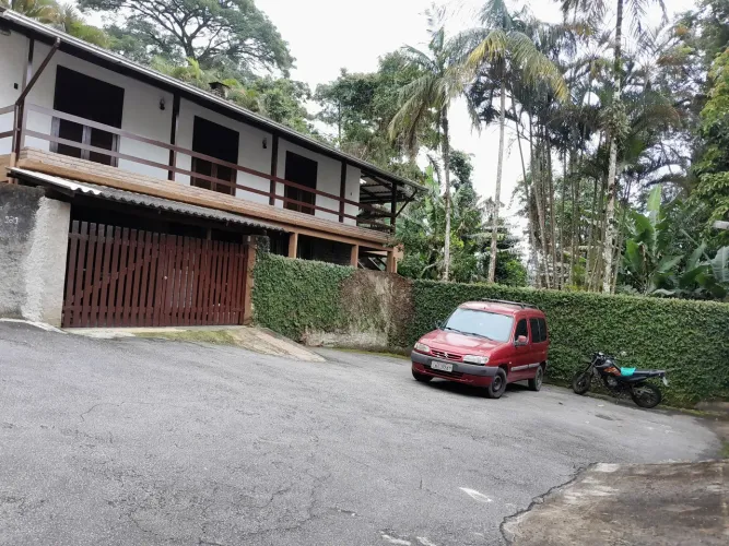 Alugo casa com 5 quartos no Valparaiso