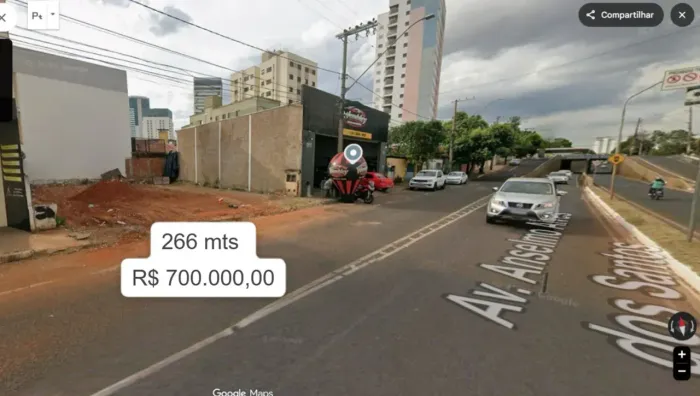 Imóvel para venda tem 266 metros quadrados em Saraiva - Uberlândia - MG