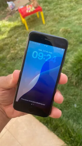 iPhone SE 128 GB ( mesmo sistema do iPhone 11 )