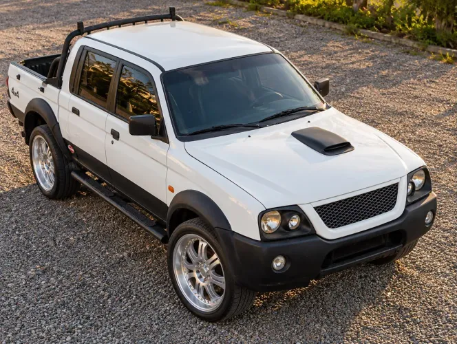 Mitsubishi L200 GL 2.5 4X4 CD Diesel 2009