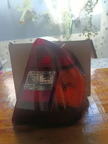 Lanterna traseira Renault Clio 2002 lado passageiro usada