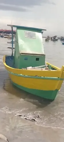 Barco a motor B9MWM