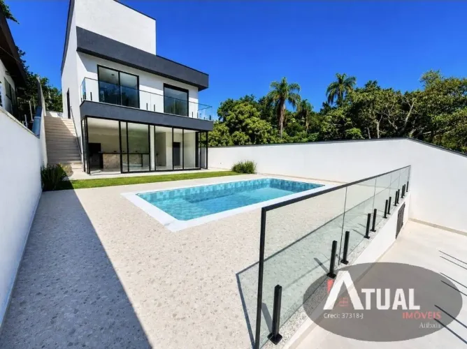 Casa de alto padrão a venda em Mairiporã divisa com Atibaia.
