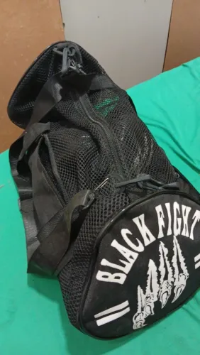 Bolsa black fight com par de luvas e caneleira, aceito pix, cartão, entrega a combinar