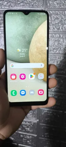 Samsung A12